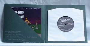 The Strap-ons / Rickshaw - Split (7" vinyl, booze004, limited version, cream green book edition, handnumbered, inside sleeve, 55 copies)